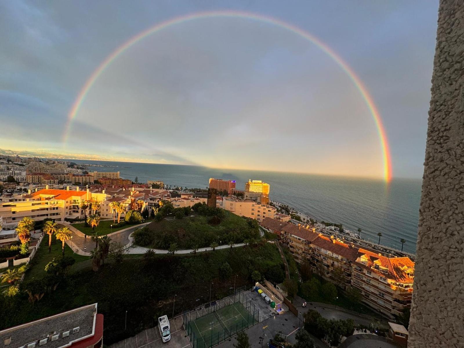 Beachfront Complex El Coloso Views,Pools,Parking Benalmadena Costa Exterior foto